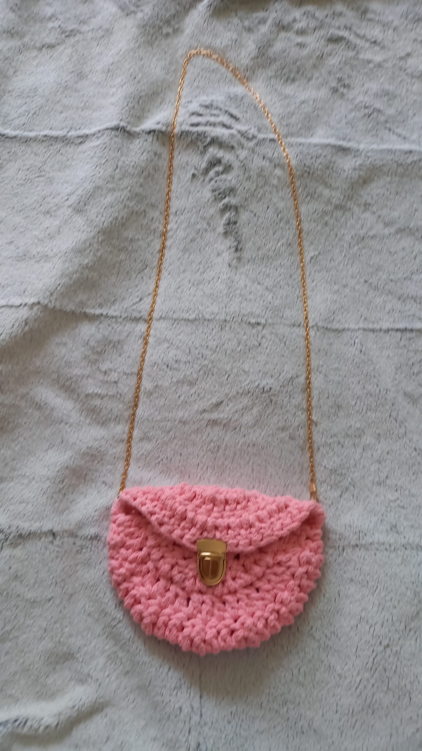 Petit sac rose au crochet
